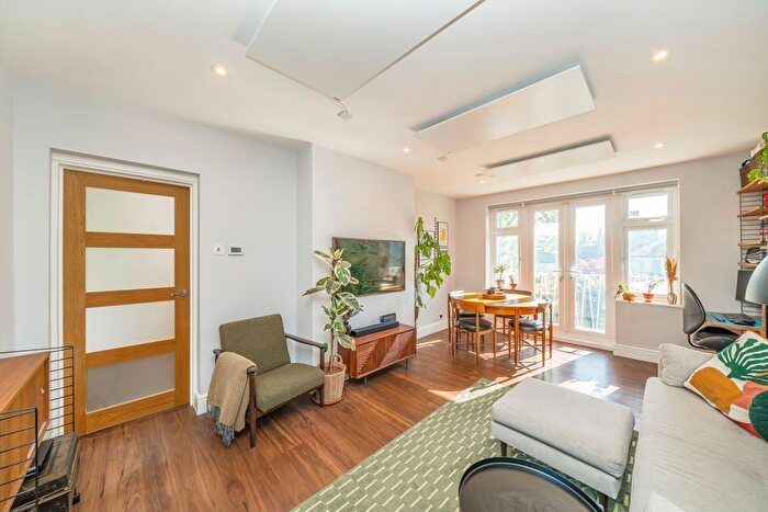 1 Bedroom Flat For Sale In Westcombe Park Road, Greenwich, SE3