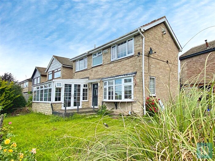3 Bedroom Detached House To Rent In Heckmondwike Road, Dewsbury, WF13