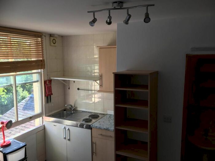Studio To Rent In Bryantwood Road, London, N7