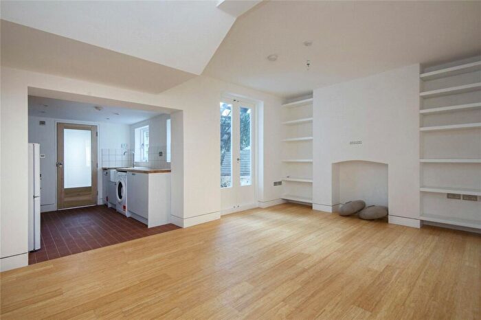 1 Bedroom Flat To Rent In Speldhurst Road, London, E9