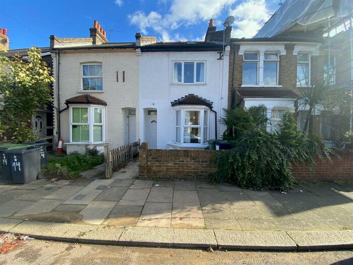 4 Bedroom Terraced House To Rent In Grainger Road, Wood Green, N22