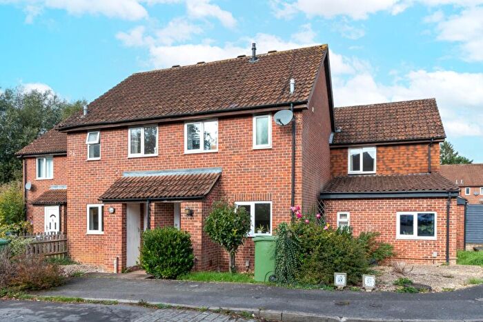 2 Bedroom Semi-Detached House To Rent In Lindsay Drive, Abingdon, OX14