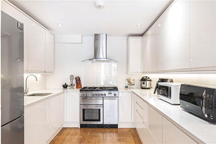 2 Bedroom Apartment For Sale In Martha's Buildings, London, EC1V