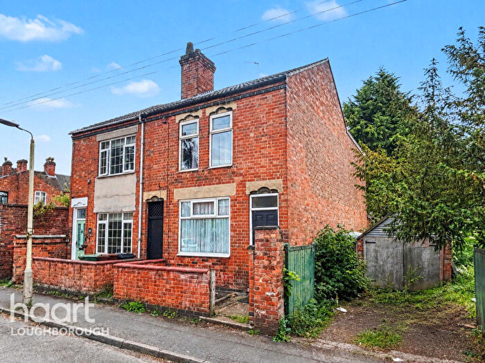 4 Bedroom Semi-Detached House For Sale In Cambridge Street, Loughborough, LE11