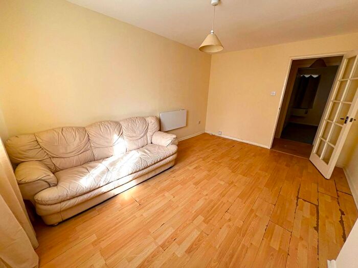 1 Bedroom Flat To Rent In Oakhill Road, Purfleet-On-Thames, RM19