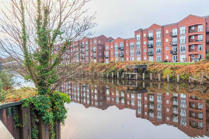 2 Bedroom Flat To Rent In Emperor Court, Walton Locks, Warrington, WA4
