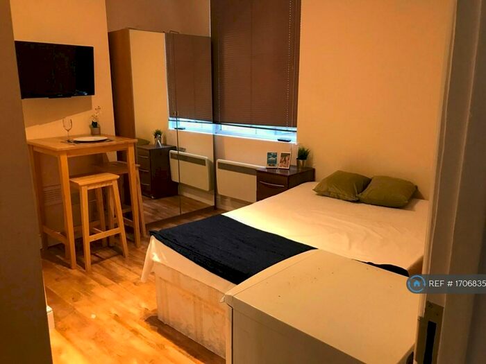 Studio To Rent In London, London, N7