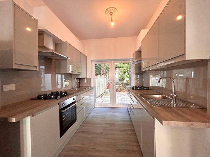 6 Bedroom Terraced House To Rent In Malefant Street, Cardiff, CF24