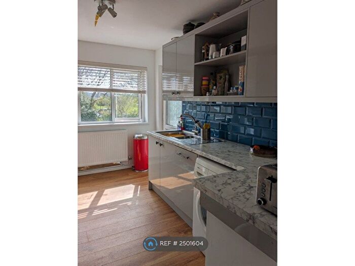 2 Bedroom Flat To Rent In Quarry Cres, Cardiff, CF5