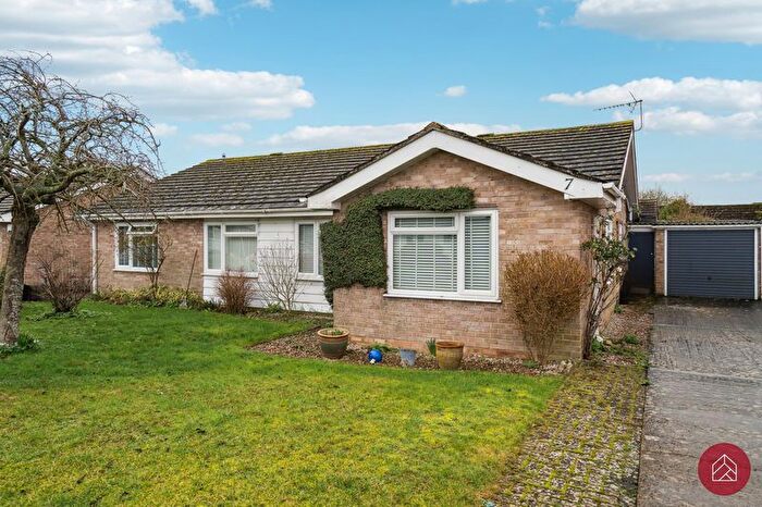 3 Bedroom Semi-Detached Bungalow For Sale In Quarry End, Begbroke, OX5