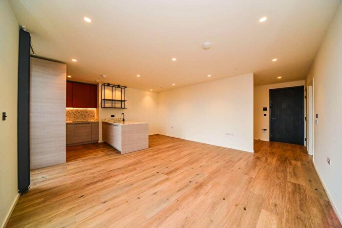 1 Bedroom Flat To Rent In Hawser Lane, Canary Wharf, London, E14