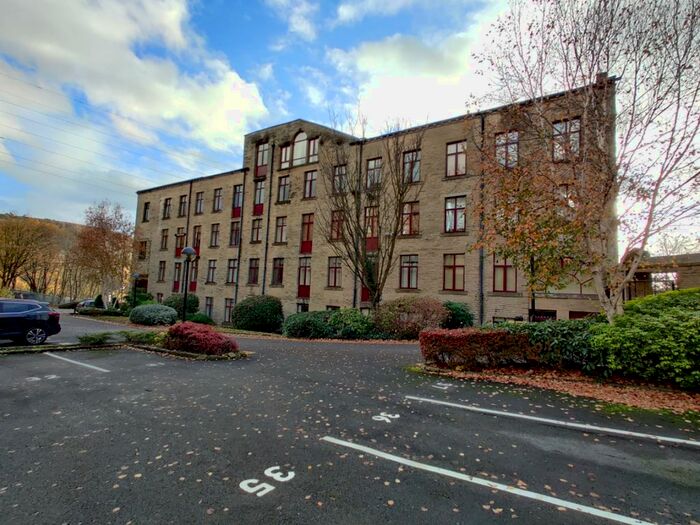 2 Bedroom Flat To Rent In Garden Street North, Garden Mill Garden Street North, HX3