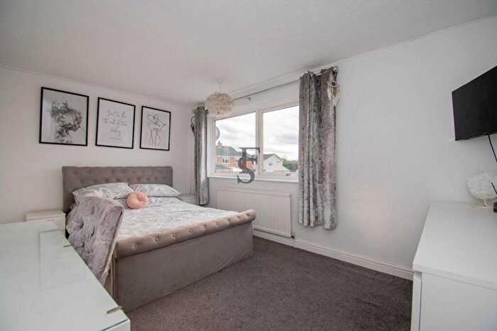 5 Bedroom Detached House For Sale In Redruth Avenue, Wigston, LE18