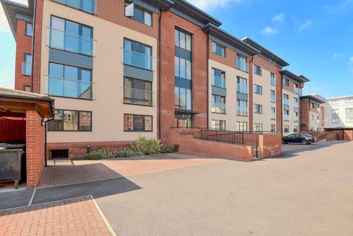 2 Bedroom Apartment To Rent In Newbury, Berkshire, RG14