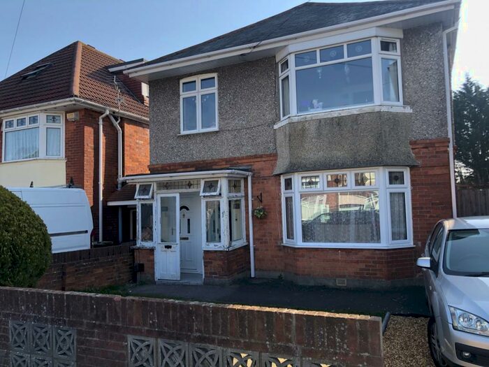 2 Bedroom Flat To Rent In Bedroom Ground Floor Flat In Winton, BH9