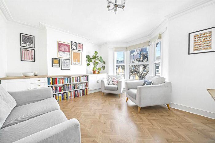 2 Bedroom Flat For Sale In Cedars Avenue, Walthamstow, London, E17