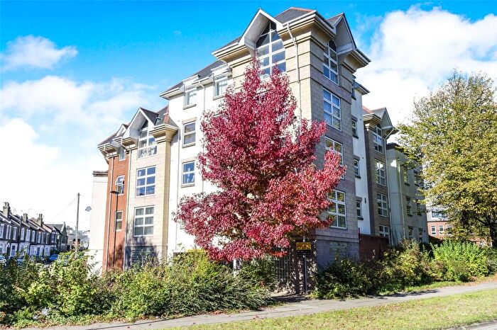 2 Bedroom Apartment To Rent In Synor House, Central, SO15