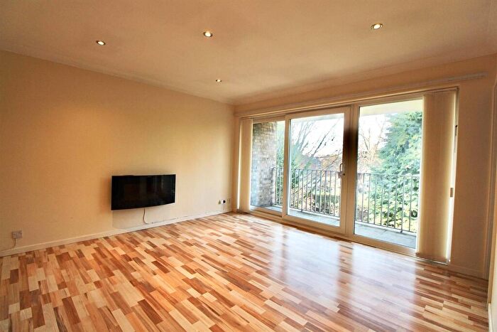 2 Bedroom Apartment To Rent In Beverley Road, Hull, HU6