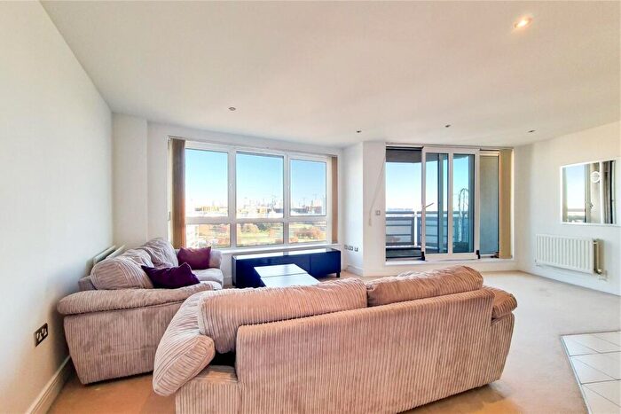 2 Bedroom Flat To Rent In Wards Wharf Approach, Silvertown, E16