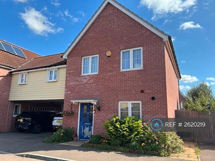 3 Bedroom Semi-Detached House To Rent In Small Heath Avenue, Romford, RM3