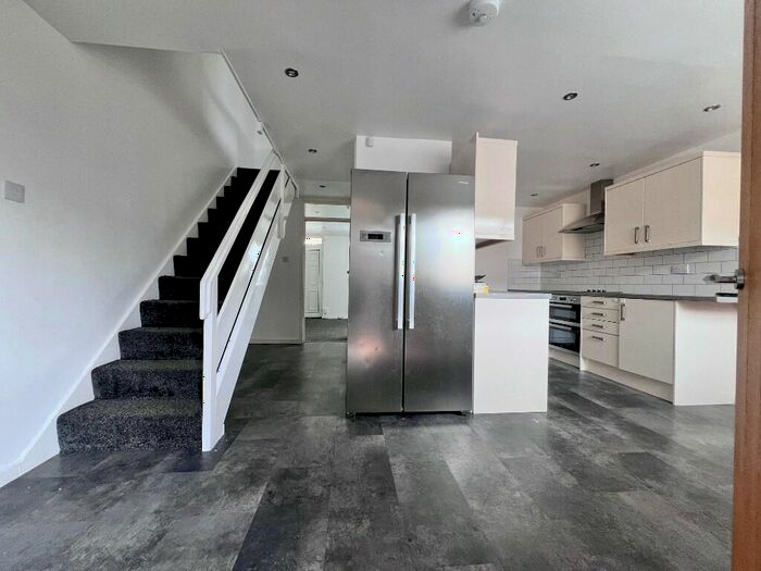 3 Bedroom End Of Terrace House To Rent In Portsea Close, Cheylesmore, Coventry, CV3