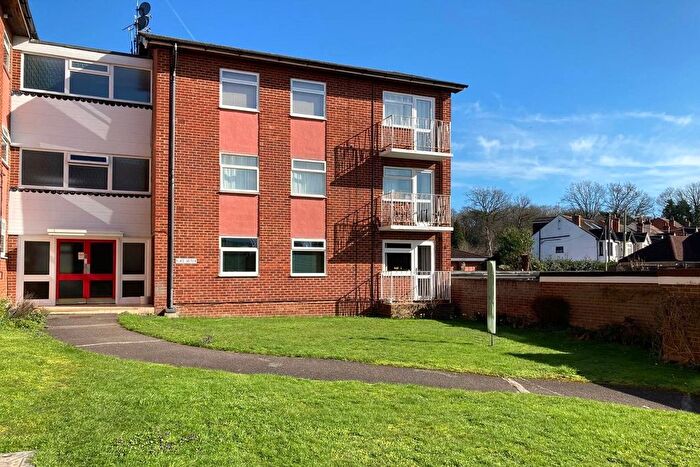 2 Bedroom Flat For Sale In Elleray Court, Ash Vale, Surrey, GU12