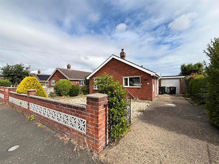 2 Bedroom Detached Bungalow For Sale In Gibsons Gardens, North Somercotes, Louth, LN11