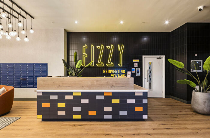 3 Bedroom Flat To Rent In Fizzy Ea B - Silvertown Way London, E16