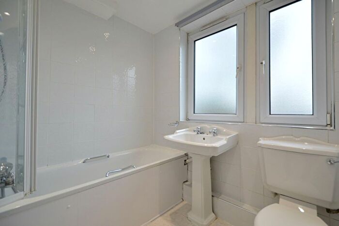 3 Bedroom Flat For Sale In Jamaica Road, Bromfield Court Jamaica Road, SE16