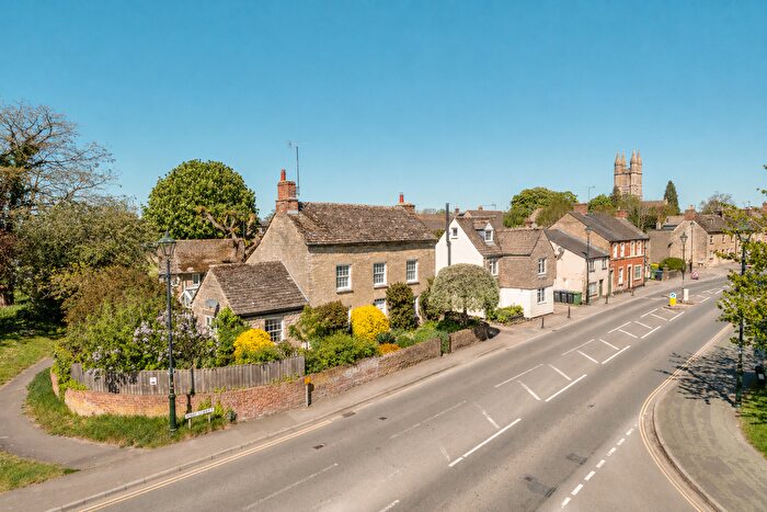 5 Bedroom Detached House For Sale In High Street, Cricklade, SN6