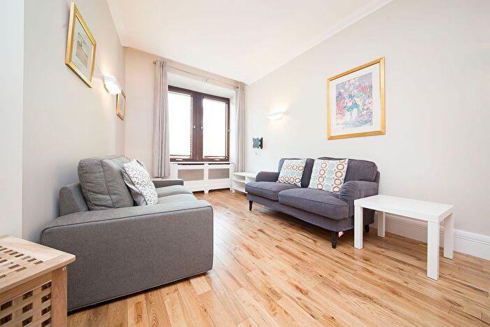 2 Bedroom Flat To Rent In Whitehouse Apartments, Waterloo, SE1