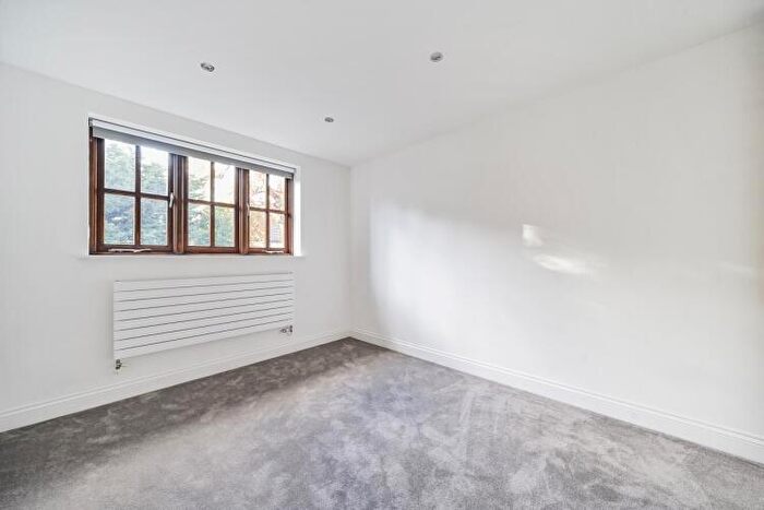 5 Bedroom House To Rent In Oaks Avenue London, SE19