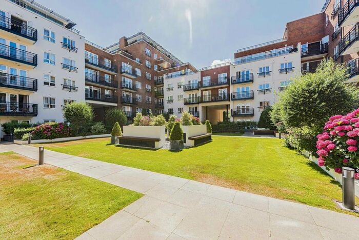 1 Bedroom Flat To Rent In Royal Quarter, Seven Kings Way, Kingston Upon Thames, KT2