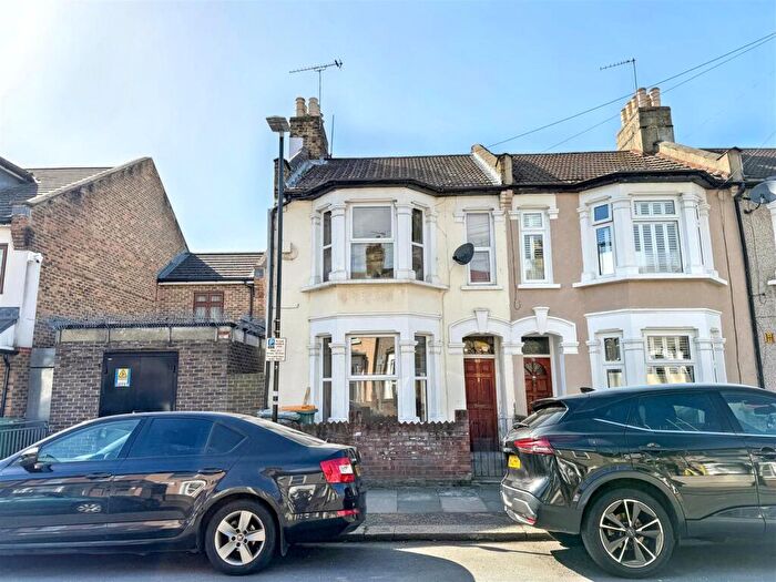 3 Bedroom End Of Terrace House For Sale In Harcourt Road, London, E15