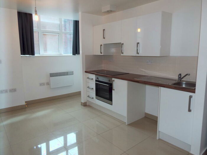 5 Bedroom Apartment To Rent In Clyde Court, Leicester, LE1