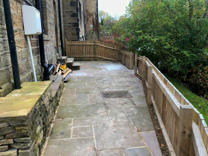 1 Bedroom Terraced House To Rent In Dunford Road, Holmfirth, HD9