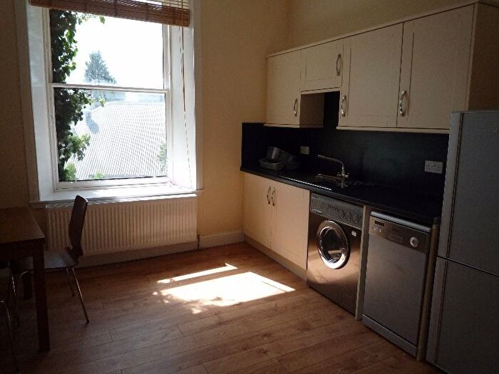 3 Bedroom Flat To Rent In Perth Road, West End, Dundee, DD1