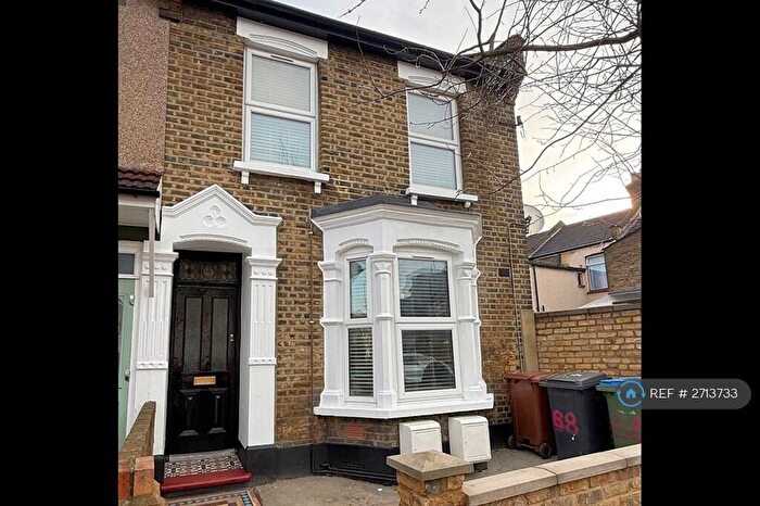 1 Bedroom Flat To Rent In Down, London, E11