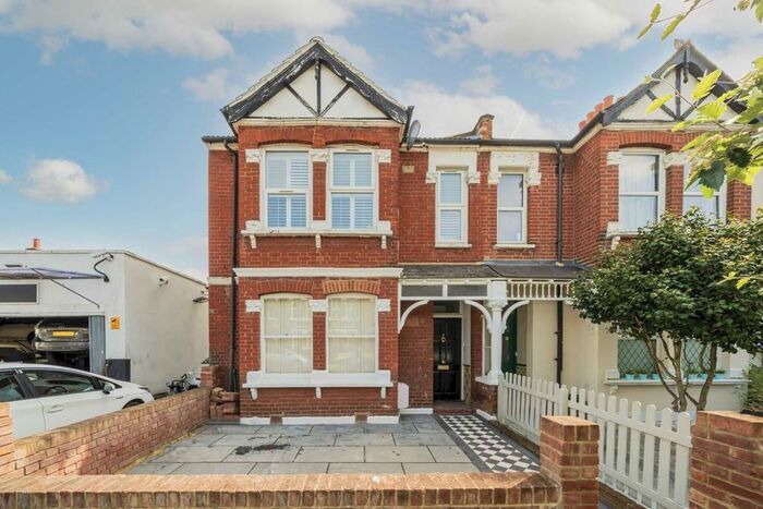 2 Bedroom Flat To Rent In Westfield Road, London, W13