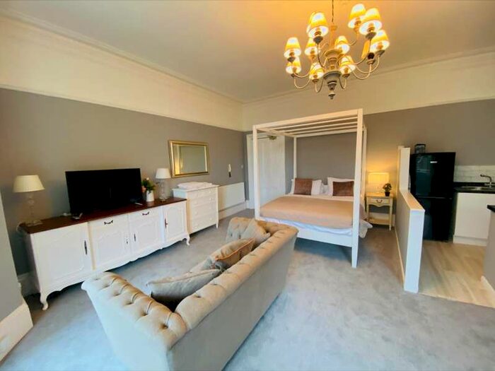 1 Bedroom Studio Flat To Rent In Fulwood Road, Ranmoor, Sheffield, S10