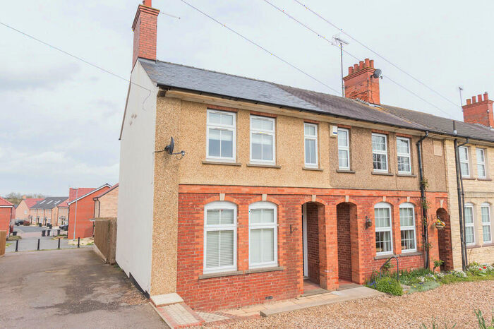 3 Bedroom End Of Terrace House To Rent In Finedon Road, Irthlingborough, NN9