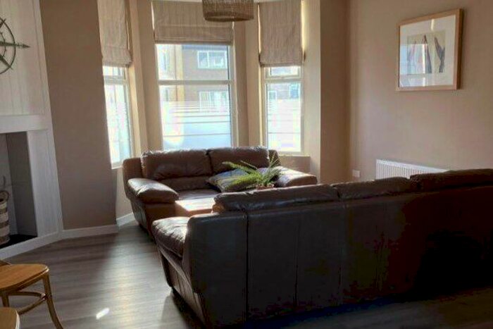 2 Bedroom Flat To Rent In Churton Street, Pwllheli, LL53