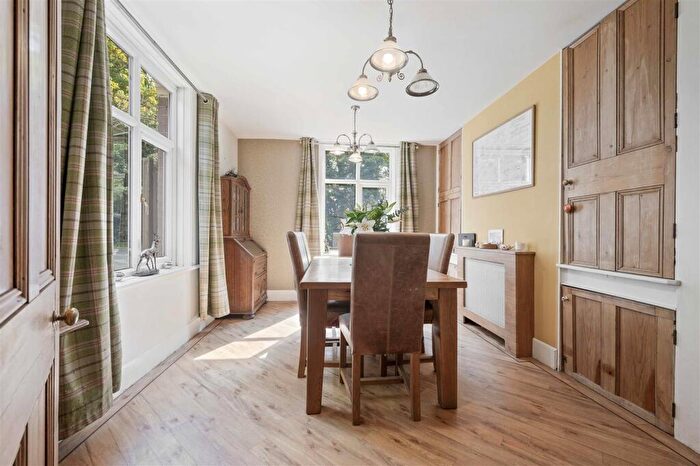 4 Bedroom Detached House For Sale In Stratford Road, Hockley Heath, Solihull, B94