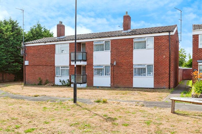 2 Bedroom Flat For Sale In Maryside, Slough, SL3