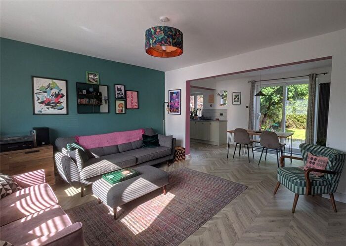 3 Bedroom Flat For Sale In Woodlake Avenue, Chorlton, Manchester, M21
