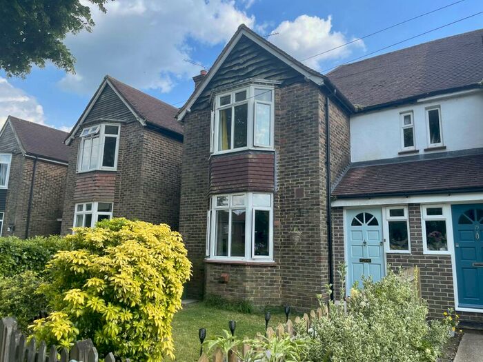 4 Bedroom Semi-Detached House To Rent In Oakleigh Road, Horsham, RH12