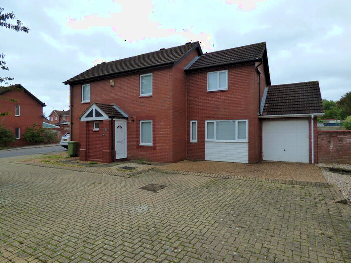 4 Bedroom House To Rent In Two Mile Ash, Downland, MK8