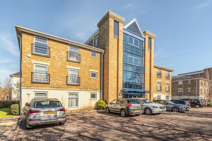 3 Bedroom Apartment To Rent In The Waterways, Summertown, OX2