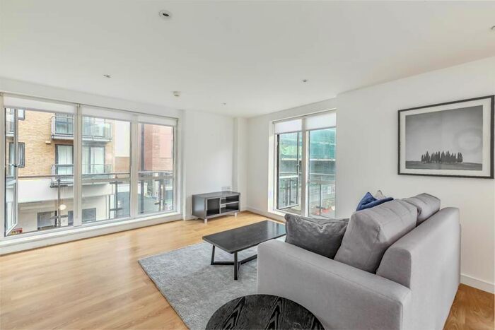 3 Bedroom Flat To Rent In Hudson House, Bow, E3