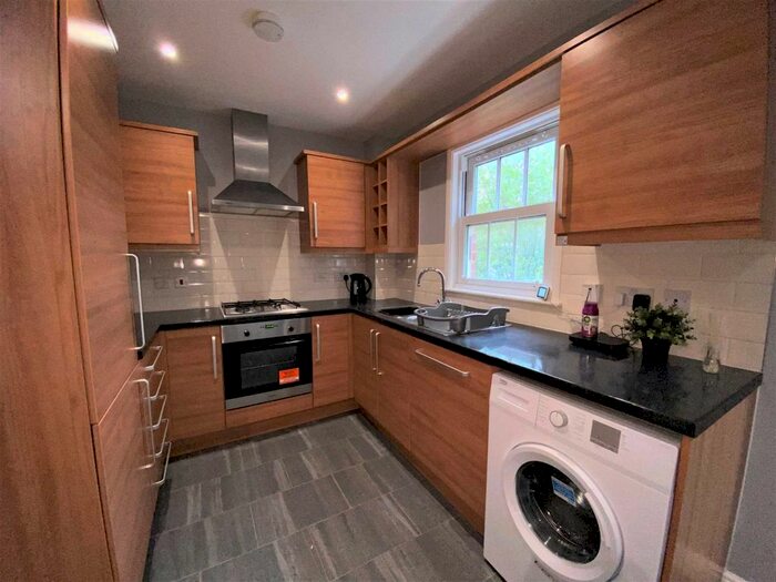 4 Bedroom Town House To Rent In George Roche Road, Canterbury, CT1